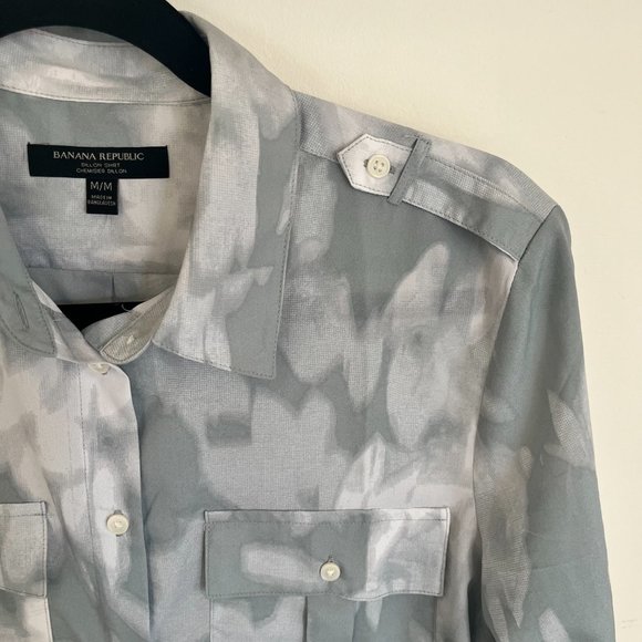 Banana Republic Dillon fit abstract print utility button down - Picture 5 of 7